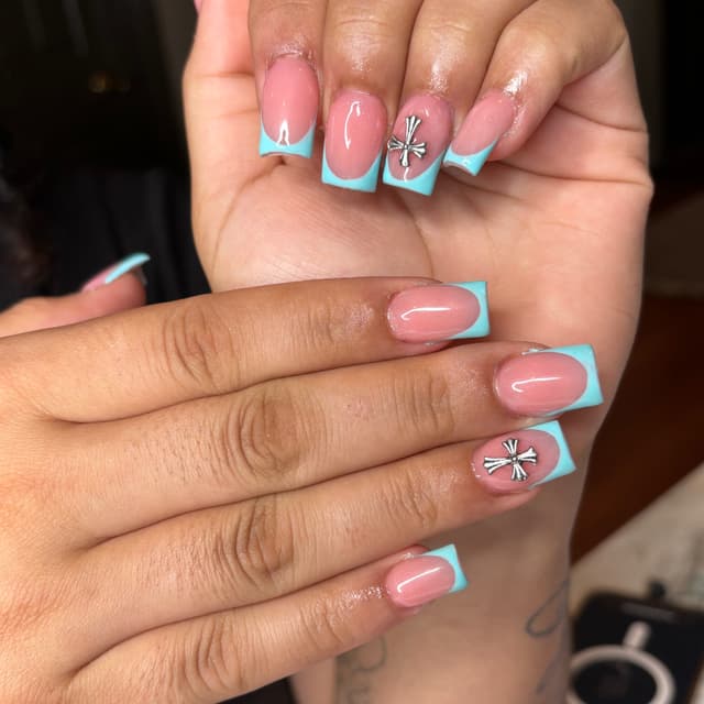 Laessential Maintenance Plan at Lachezbeautybar in Manassas, VA